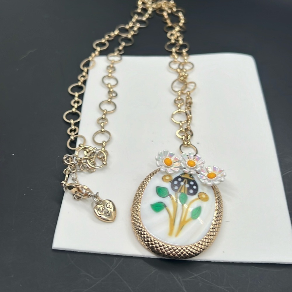 Betsy Johnson flower child Daisy locket
